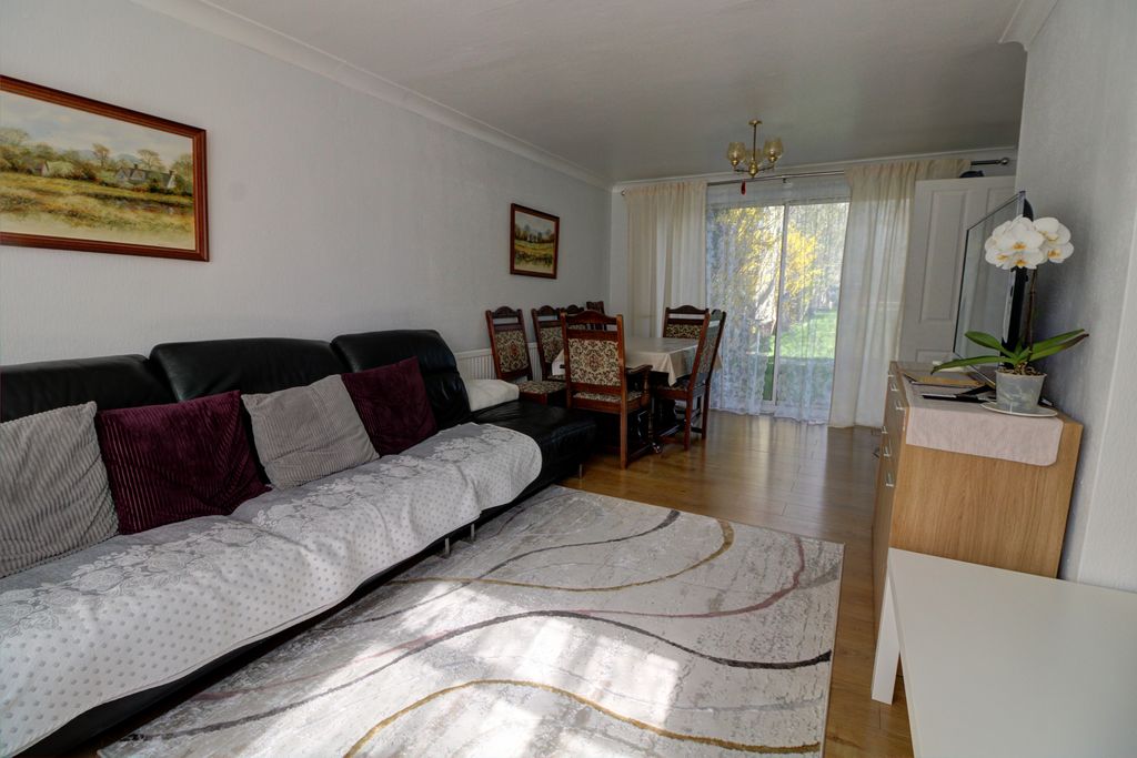 Property photo 2 of 11 Photo #2