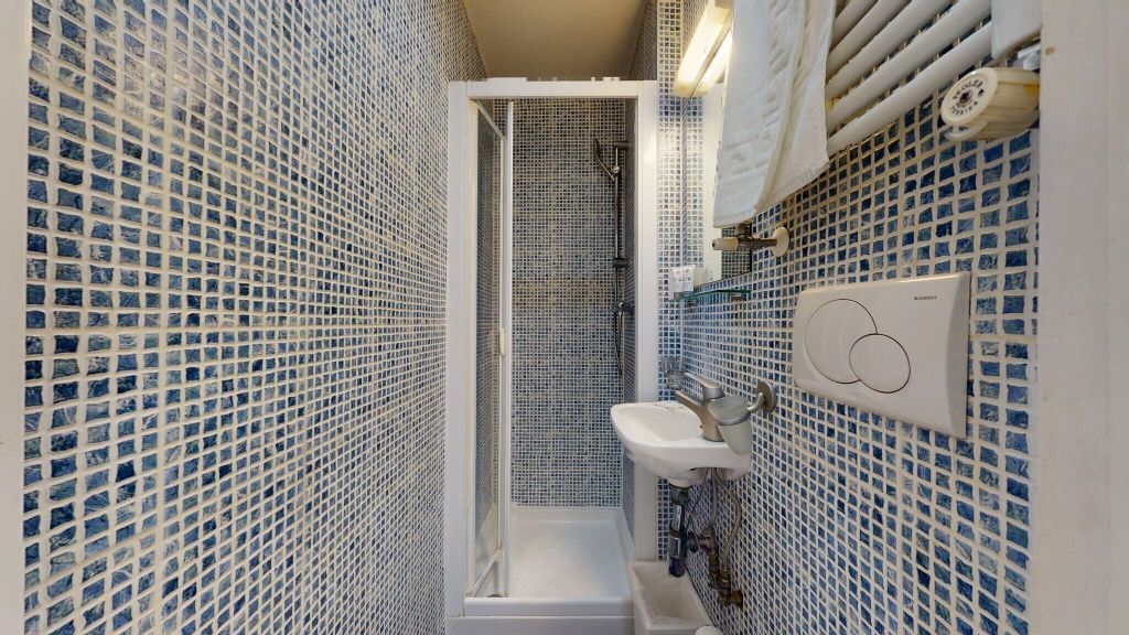 Property photo 3 of 4 Bathroom