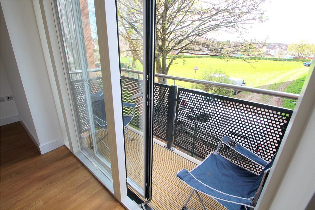 Property photo 3 of 8 Picture No. 06