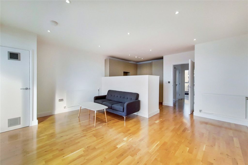 Property photo 2 of 13 Picture No. 16