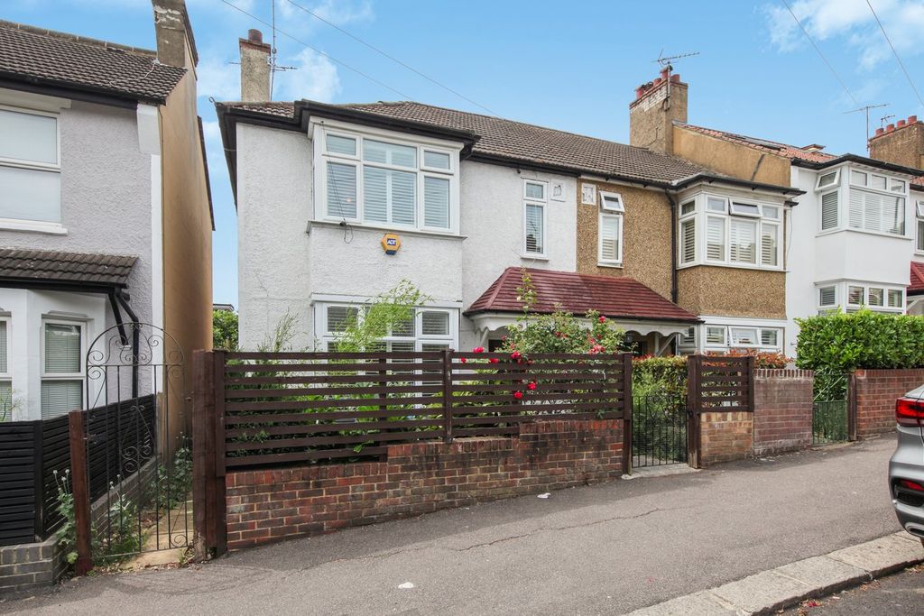 Property photo 1 of 11
