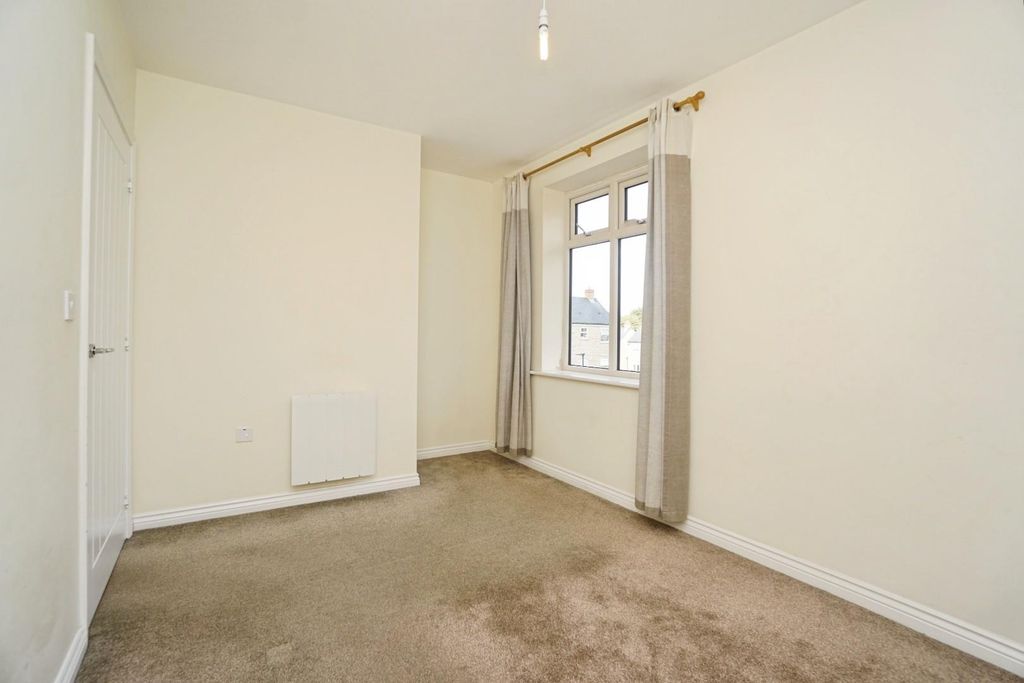 Property photo 1 of 23 Bedroom 2