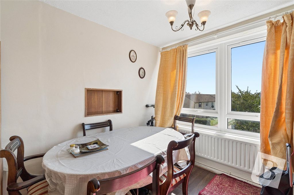 Property photo 3 of 14 Dining Room