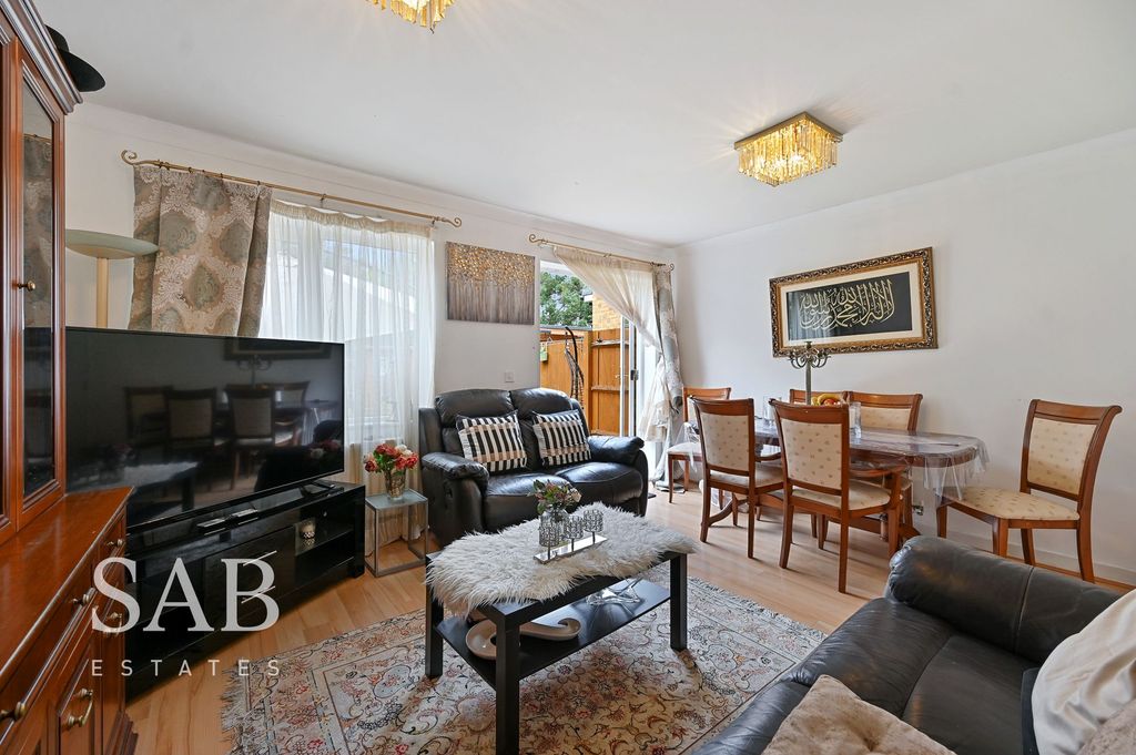 Property photo 2 of 11