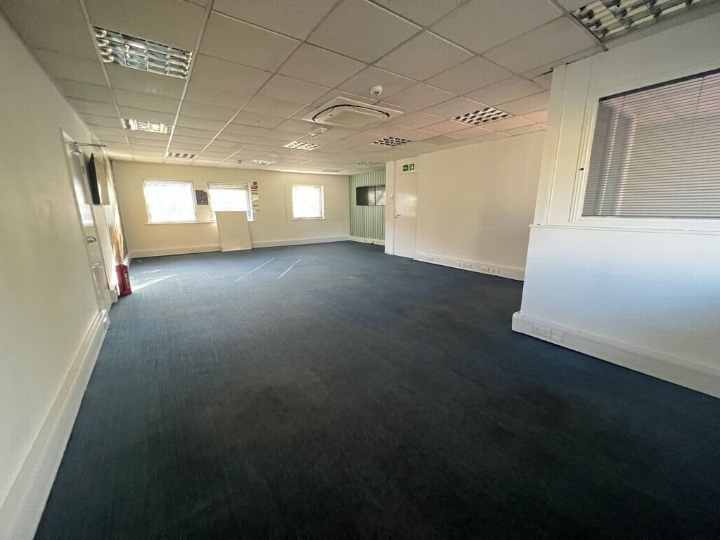 Property photo 3 of 8 Open Office