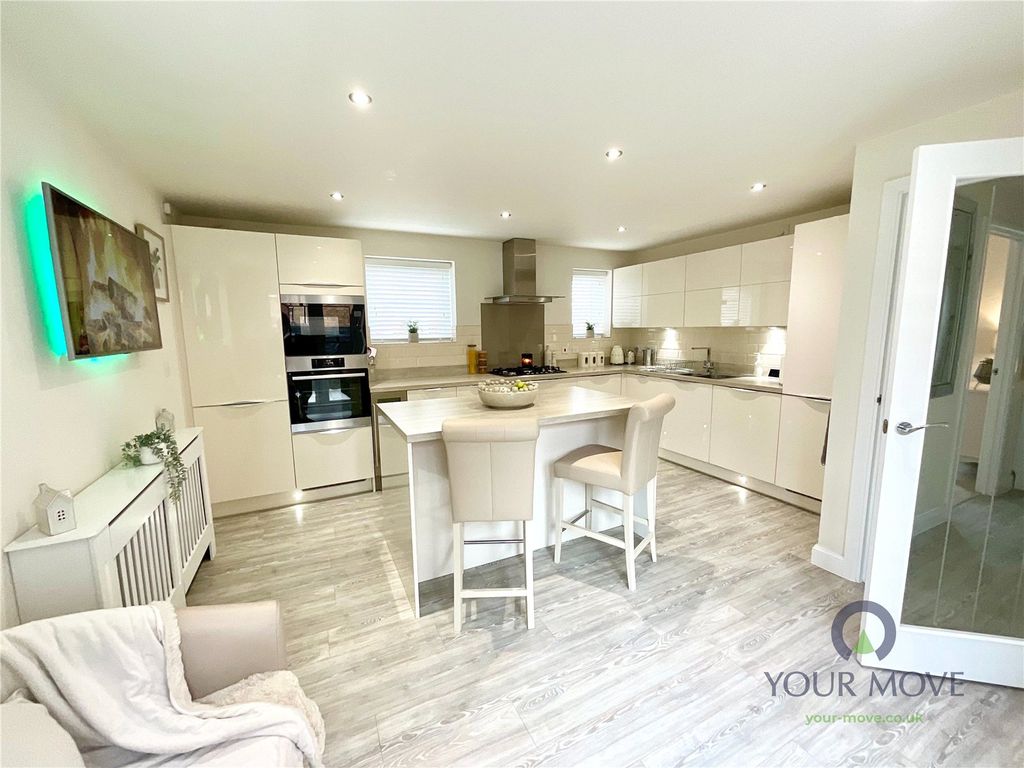 Property photo 2 of 25 Picture No. 21