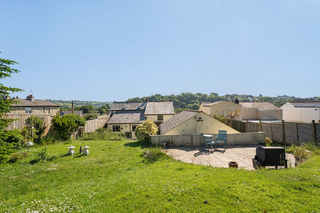 Property photo 2 of 44