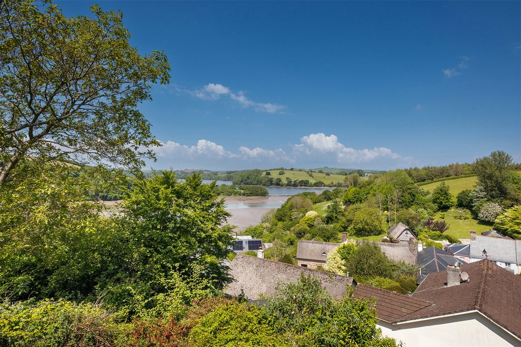 Property photo 3 of 13 3 - Picture No. 01