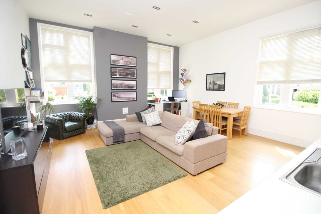 Property photo 2 of 13