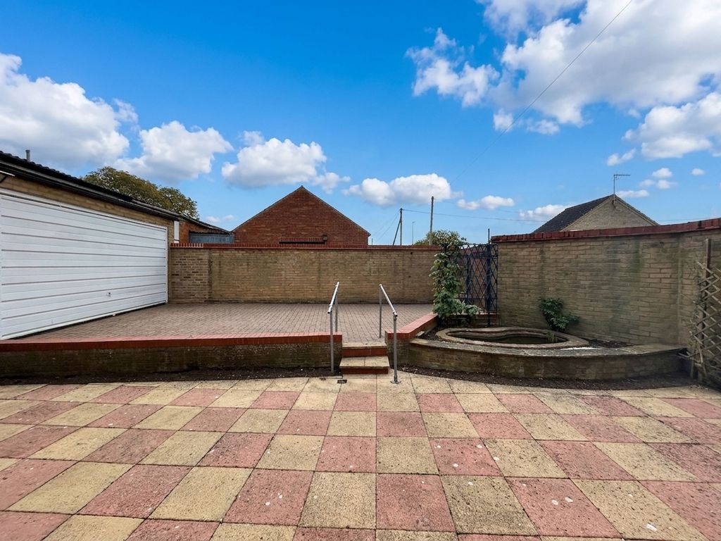 Property photo 2 of 12