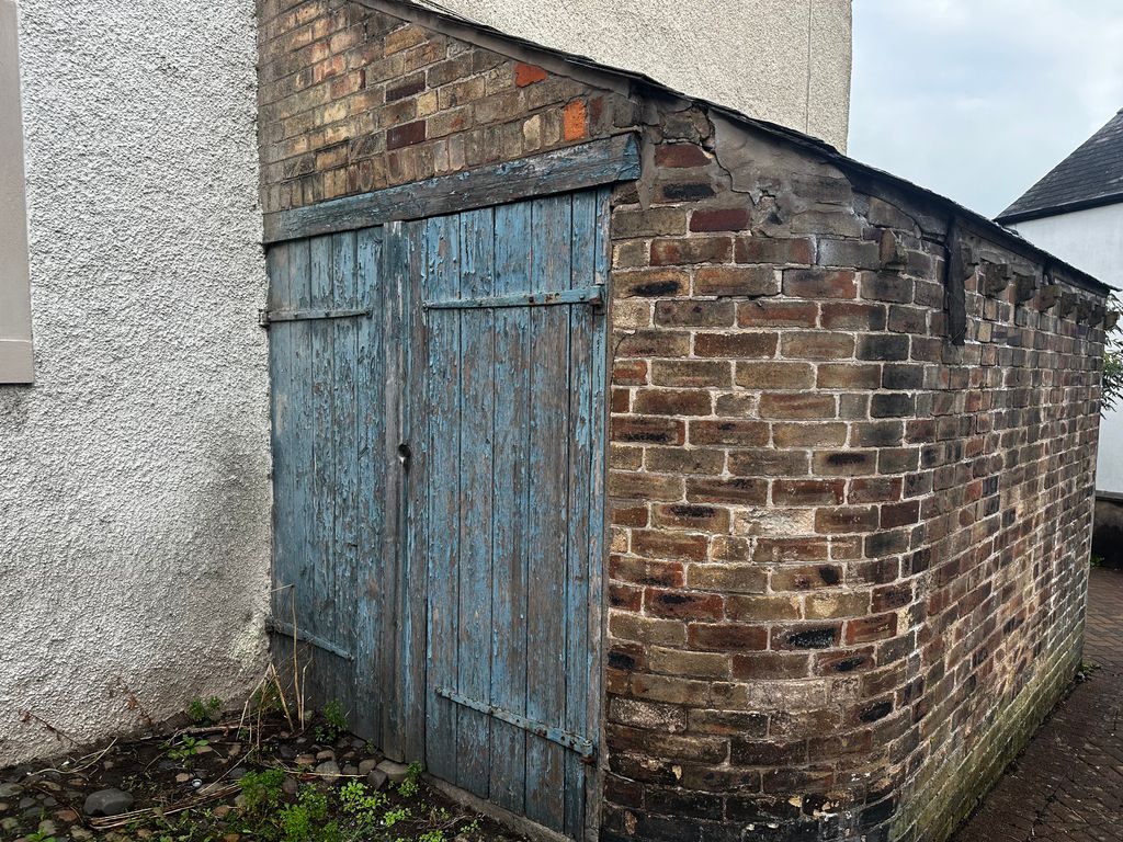 Property photo 2 of 7