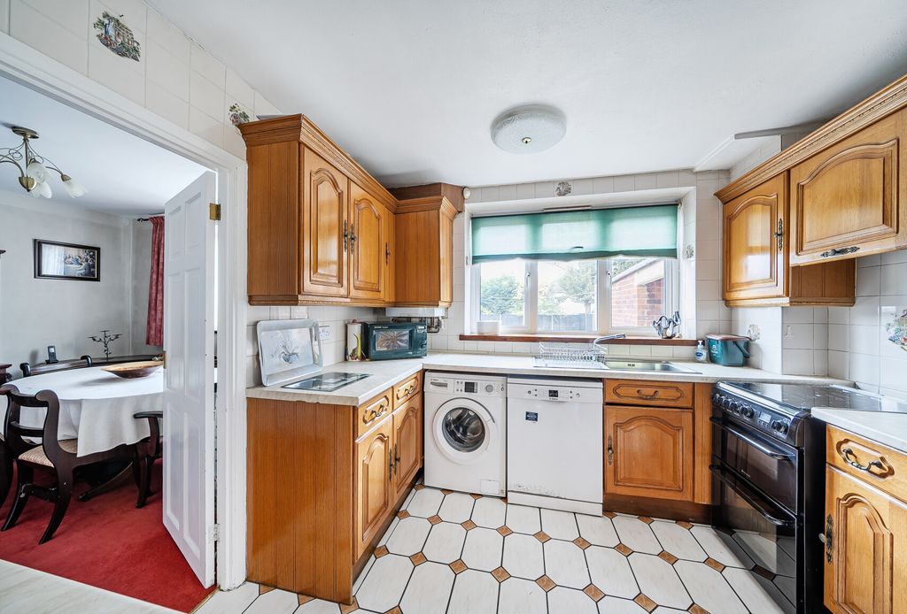 Property photo 3 of 13 1364823-7-68Ecf34...