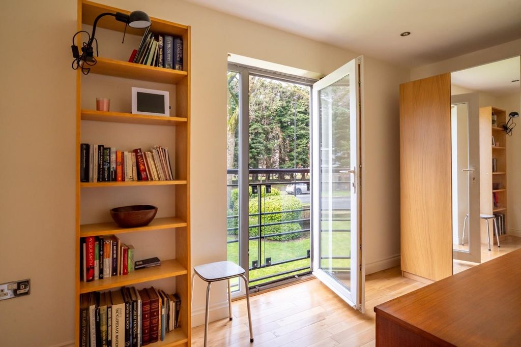 Property photo 3 of 12 Terrys Mews-10.Jpg