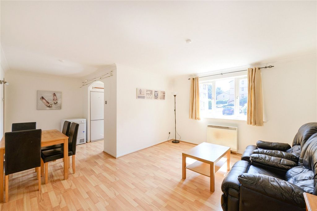Property photo 2 of 7 Picture No. 17