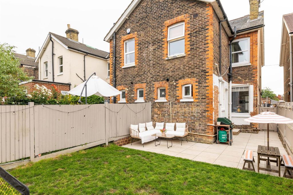 Property photo 3 of 23