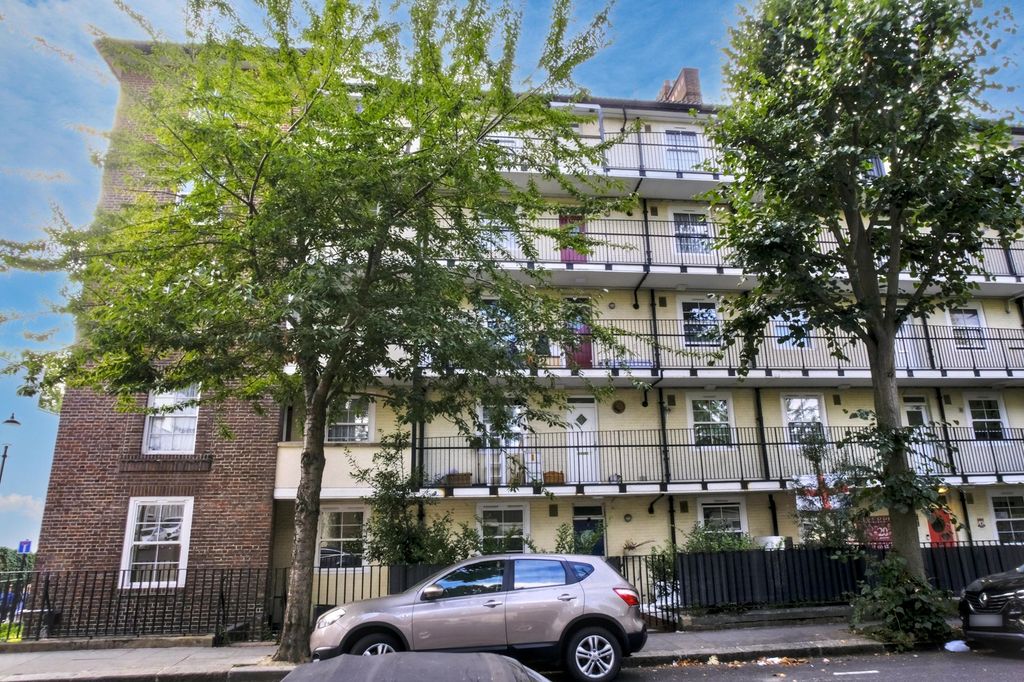 Property photo 1 of 19 Flat 1 Winterbourne House, Portland Road, London, W11 4Ls