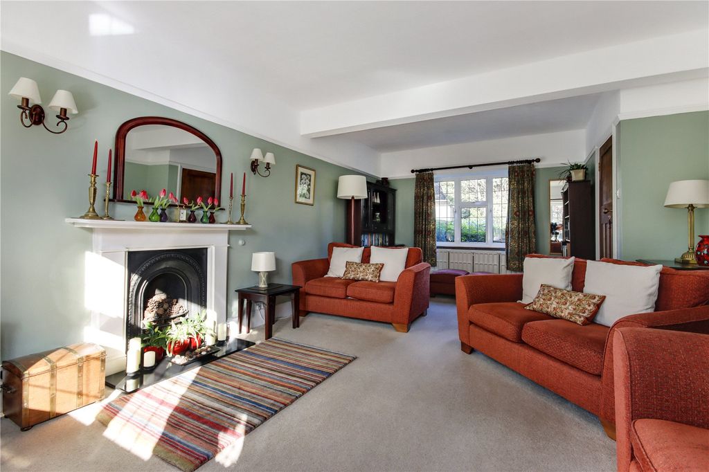 Property photo 3 of 28 Sitting Room