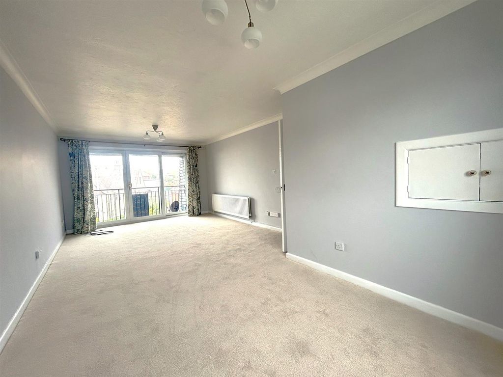 Property photo 2 of 16 1