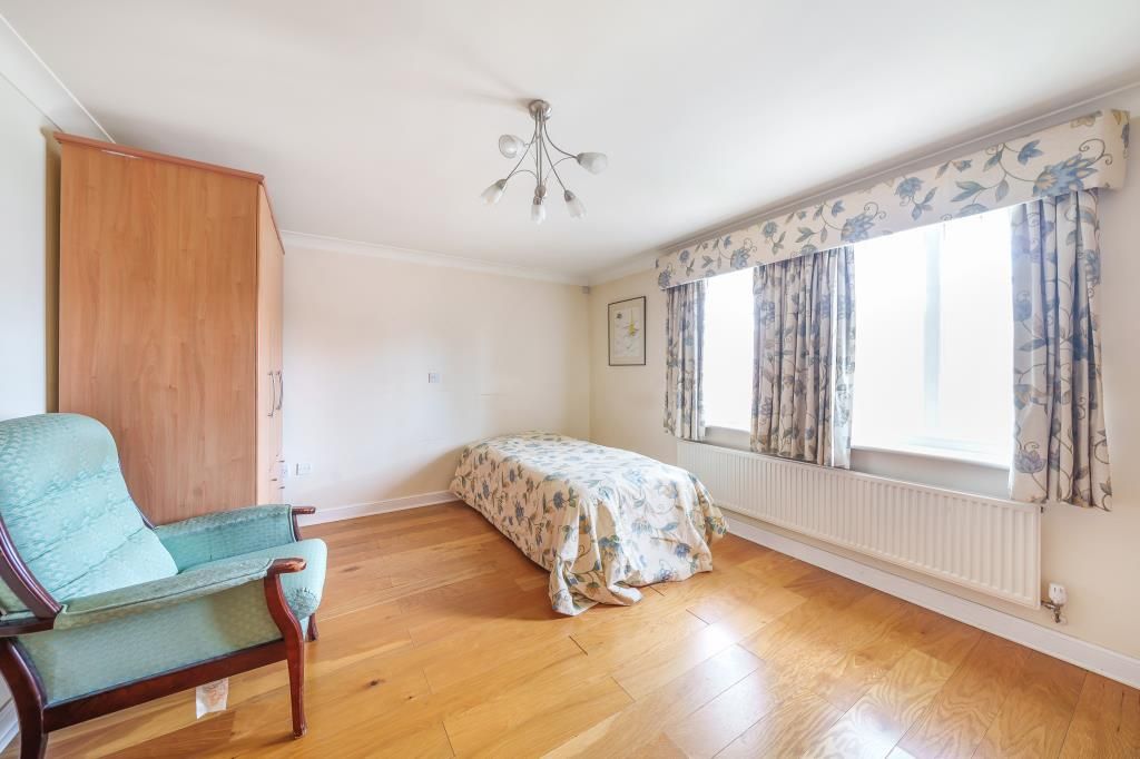 Property photo 2 of 10 Bedroom