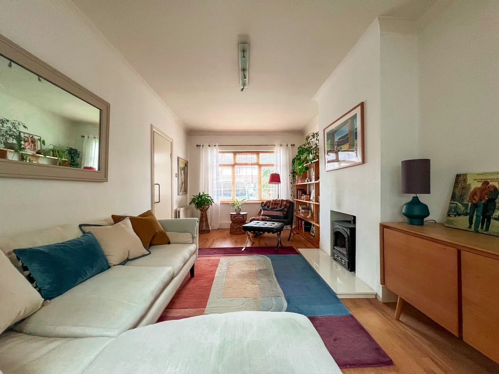 Property photo 3 of 35