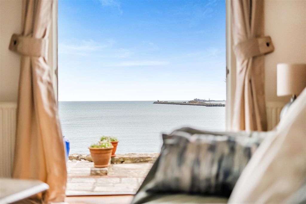 Property photo 1 of 23 Sea View