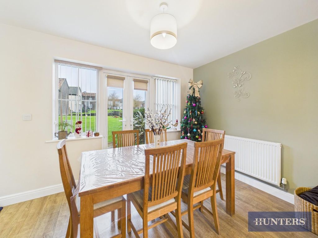 Property photo 3 of 12 Dining Area