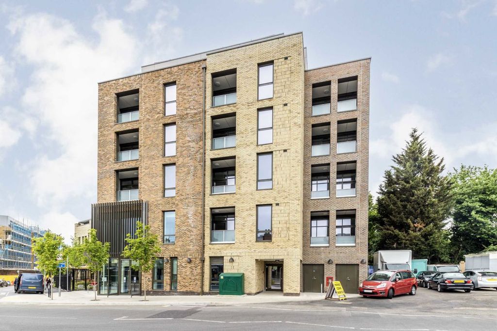 Property photo 1 of 8