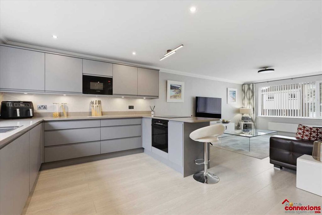 Property photo 2 of 29 Open Plan Lounge & Kitchen (1)