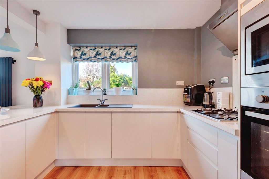 Property photo 3 of 22 Picture No. 17