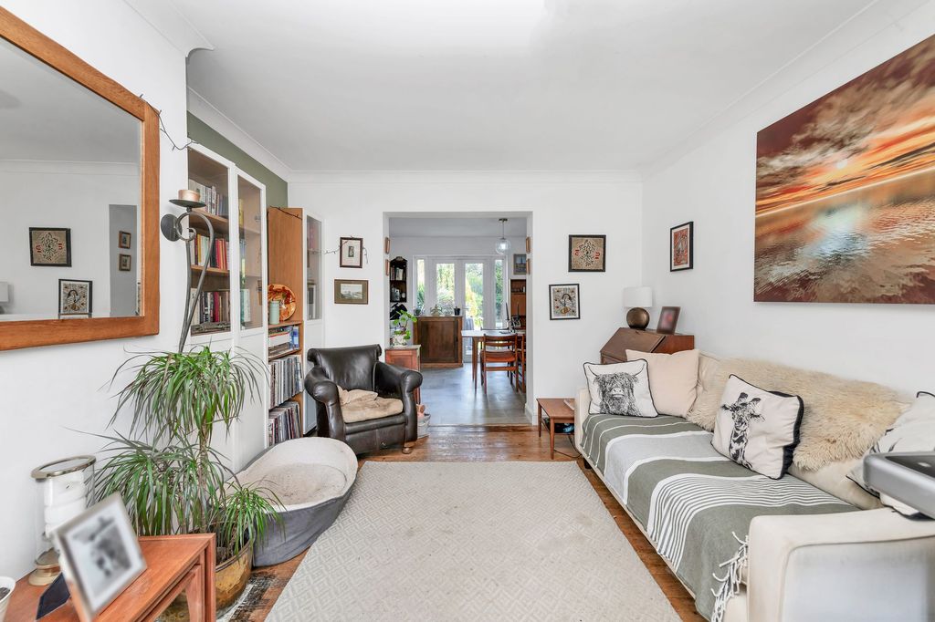 Property photo 2 of 23