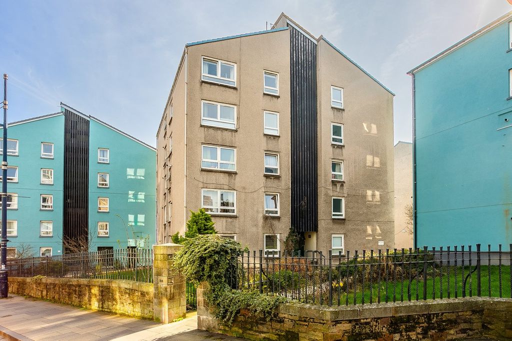 Property photo 1 of 24