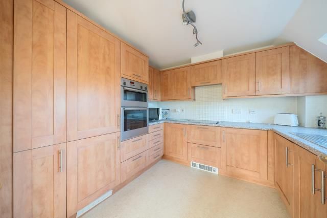 Property photo 3 of 9 Kitchen
