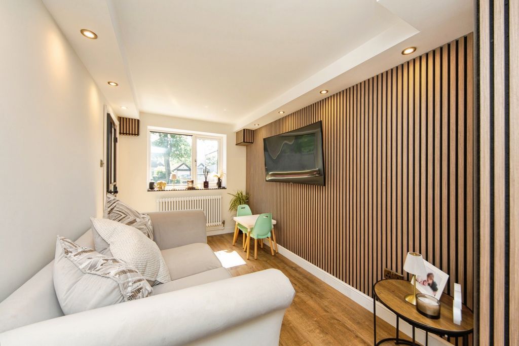 Property photo 2 of 13 Pbox-Img.Jpg