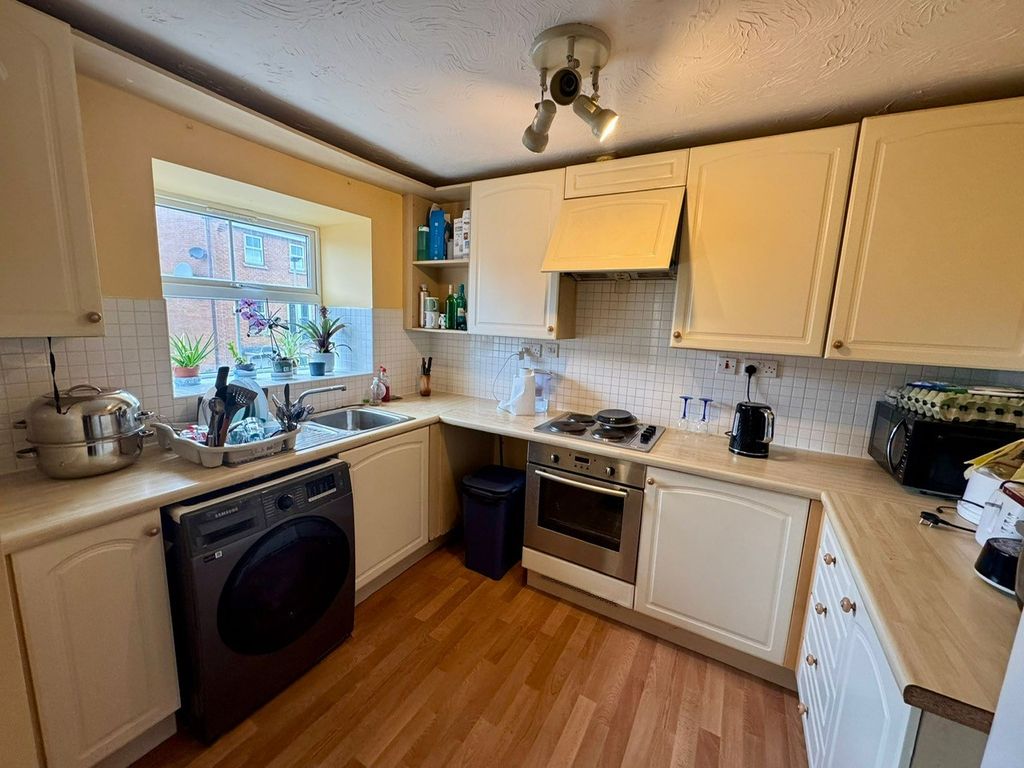 Property photo 3 of 8