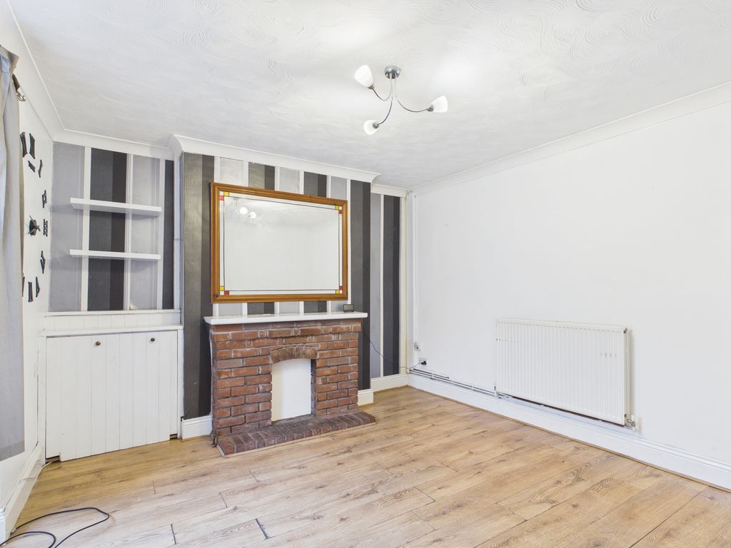 Property photo 3 of 10 Lounge