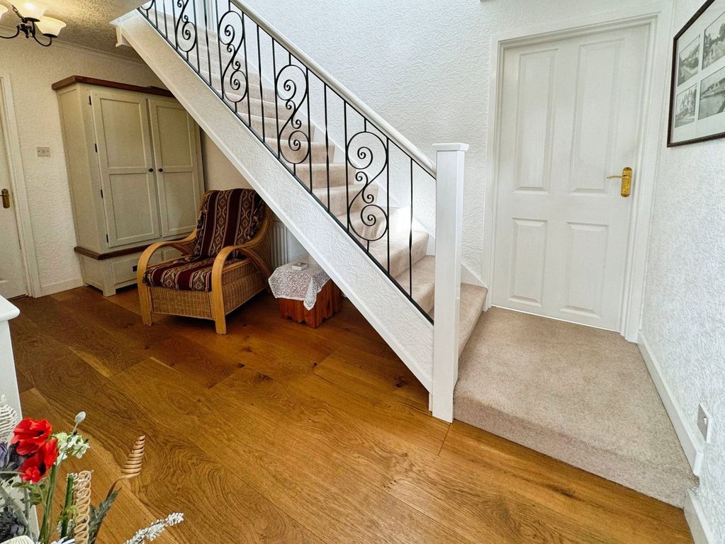 Property photo 3 of 34