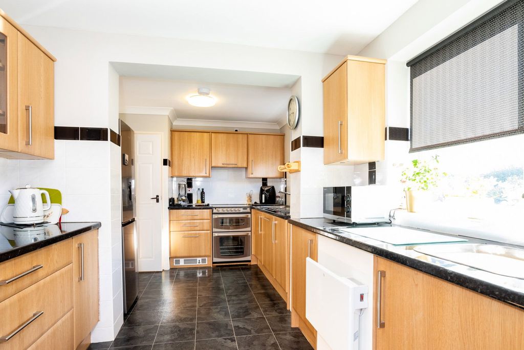Property photo 1 of 29