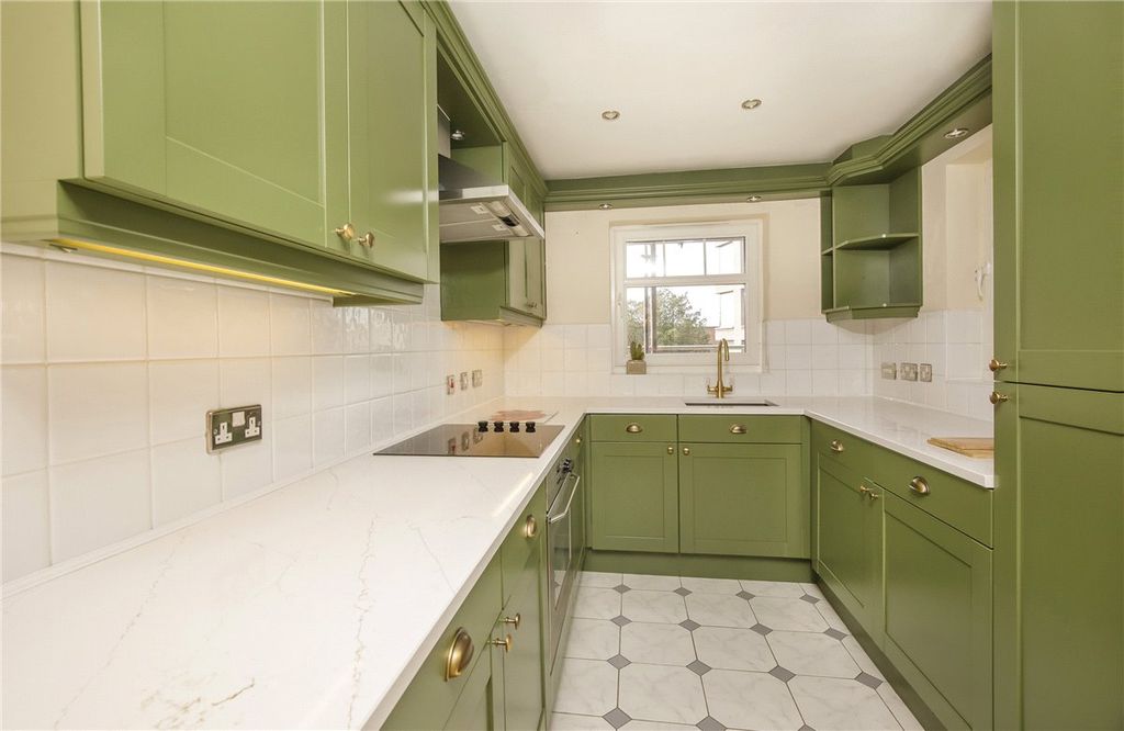 Property photo 3 of 10 Picture No. 06