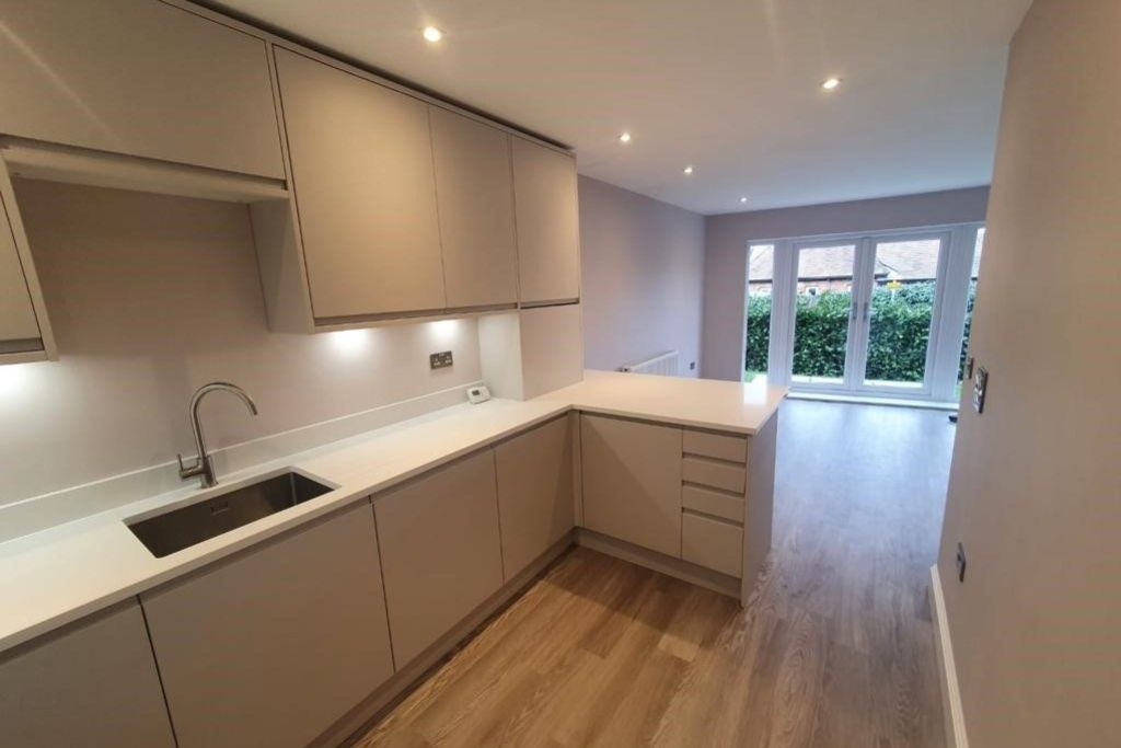 Property photo 3 of 7 Kitchen