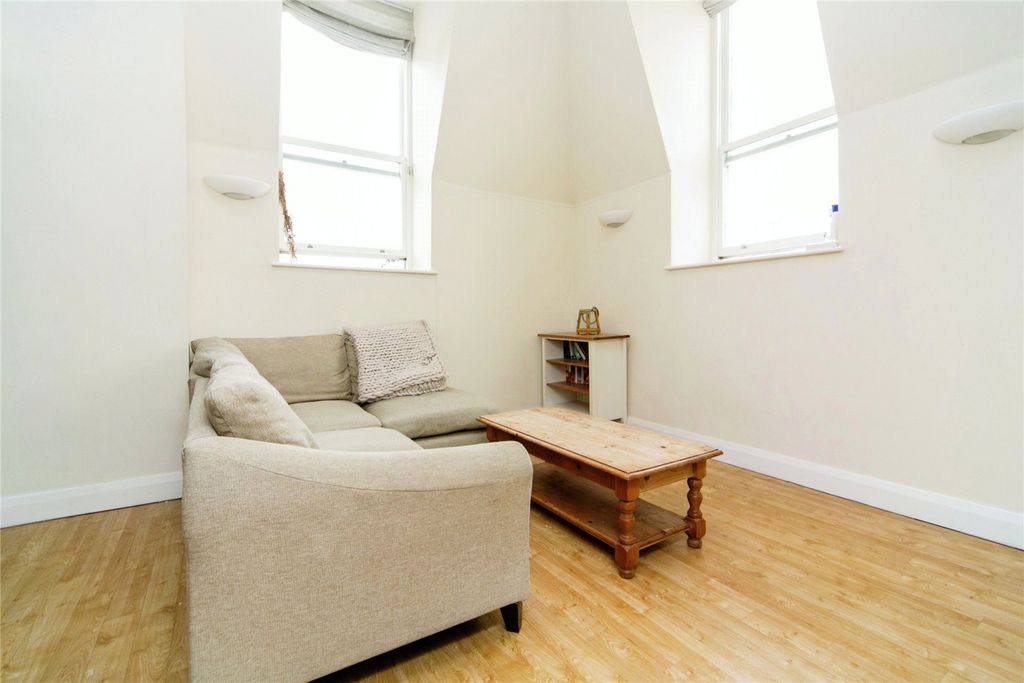 Property photo 3 of 15 Picture No. 09
