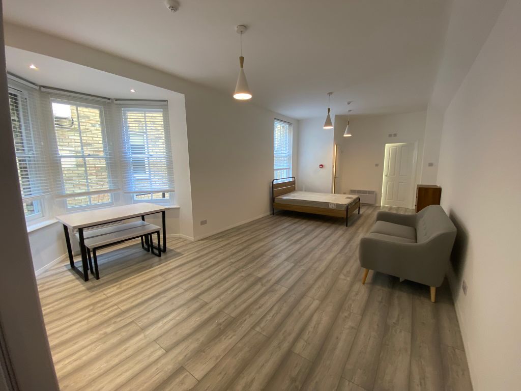 Property photo 3 of 6