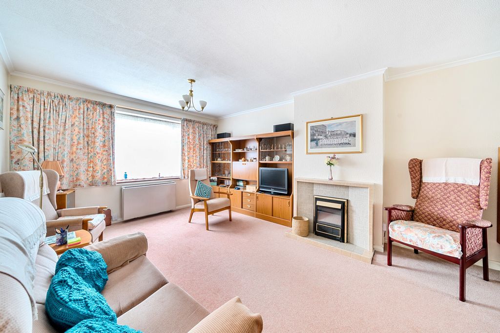 Property photo 3 of 14 1369565-6-68F0Bc1...