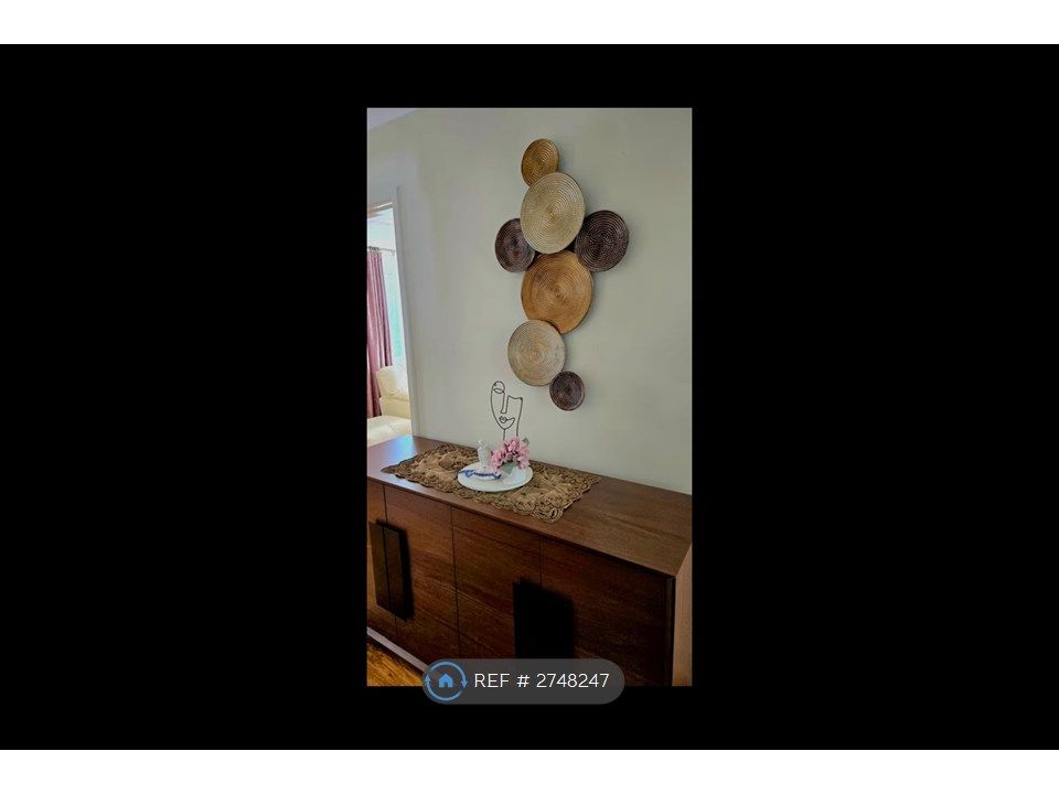 Property photo 2 of 27