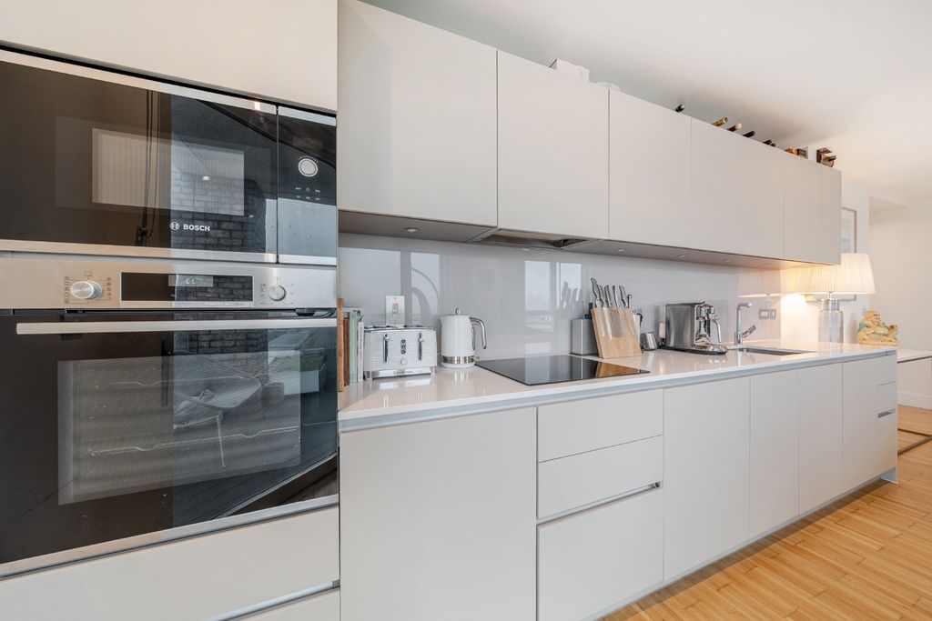 Property photo 3 of 16 Picture No. 13