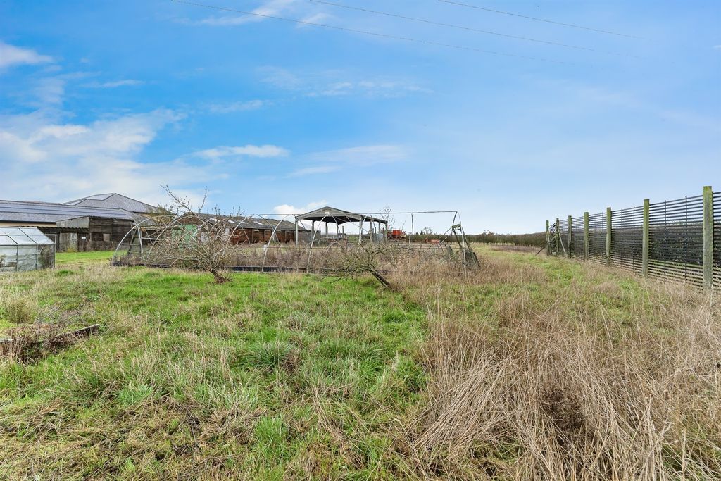 Property photo 2 of 18