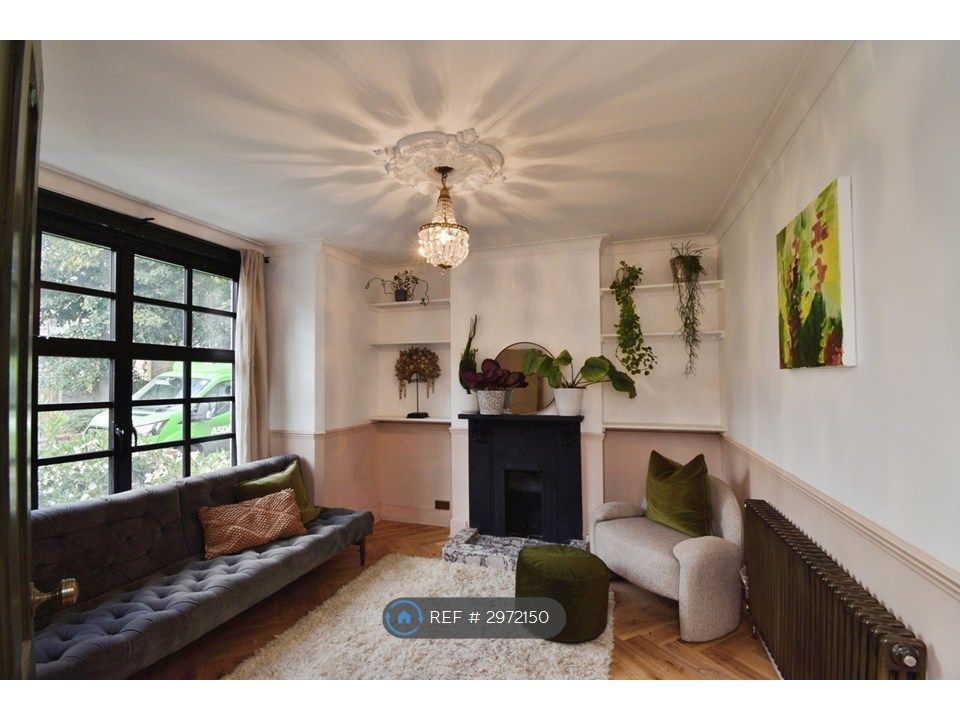 Property photo 1 of 15 Lounge