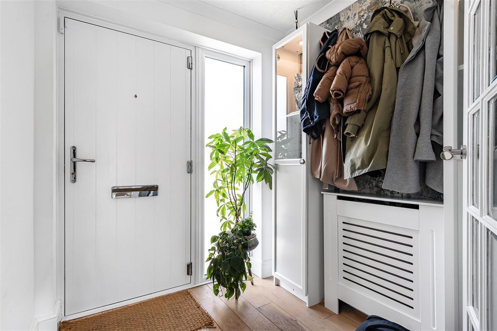 Property photo 3 of 23 39_75750.Jpg