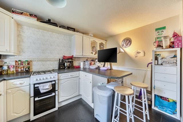 Property photo 2 of 15 Kitchen