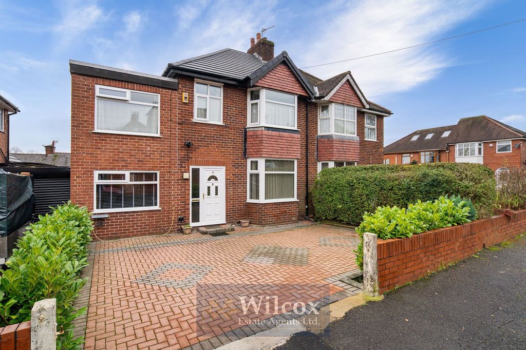 Property photo 1 of 32