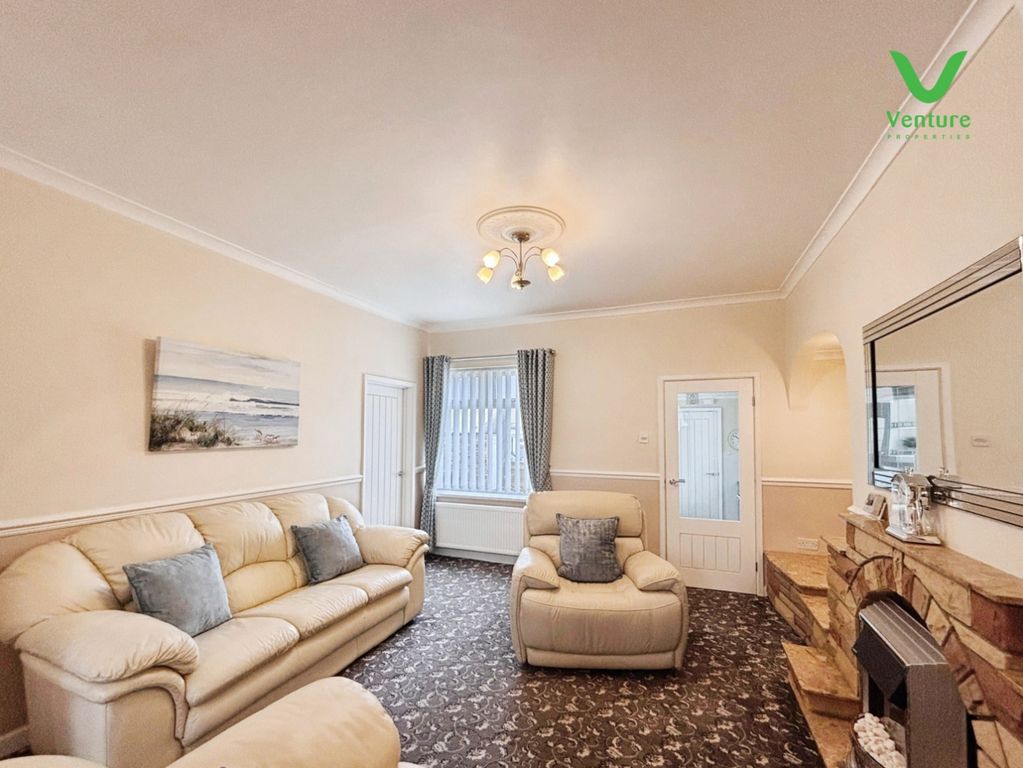 Property photo 3 of 11 Pbox-Img.Jpeg